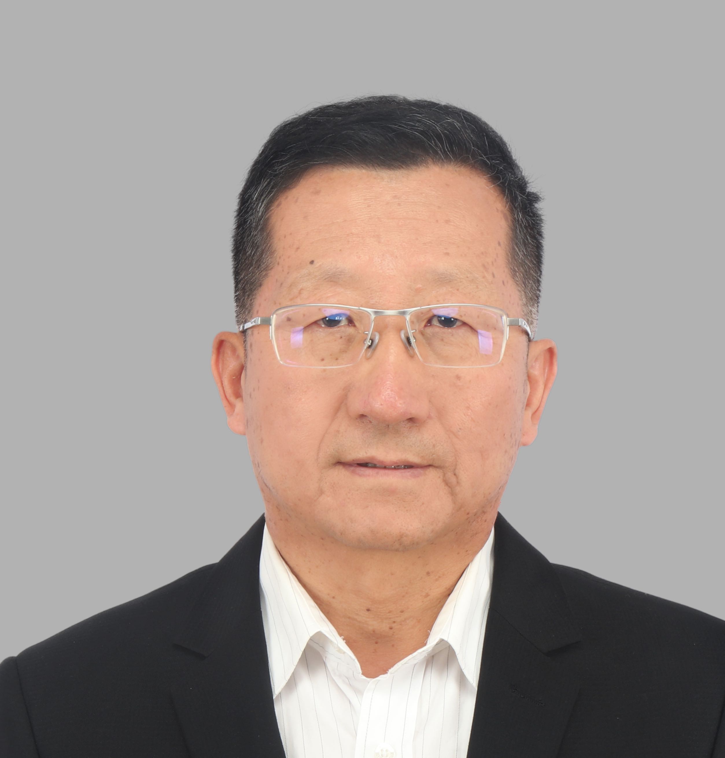 心理咨询师贺春平