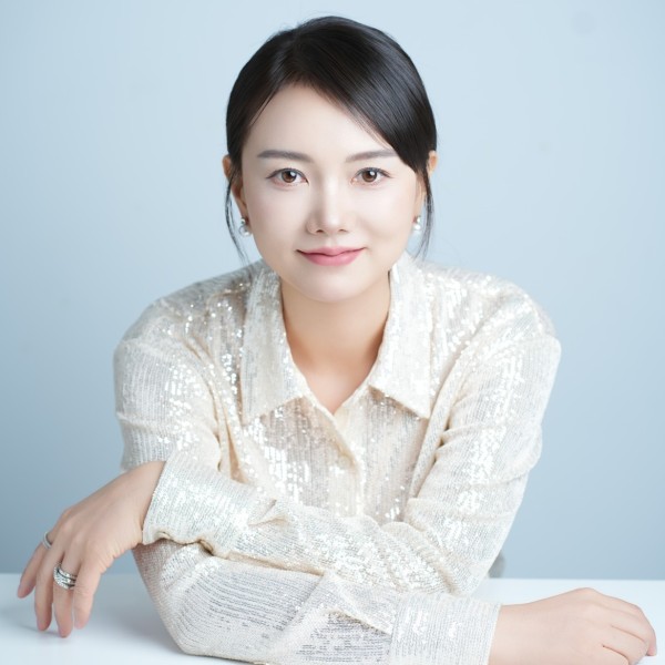 陈春英