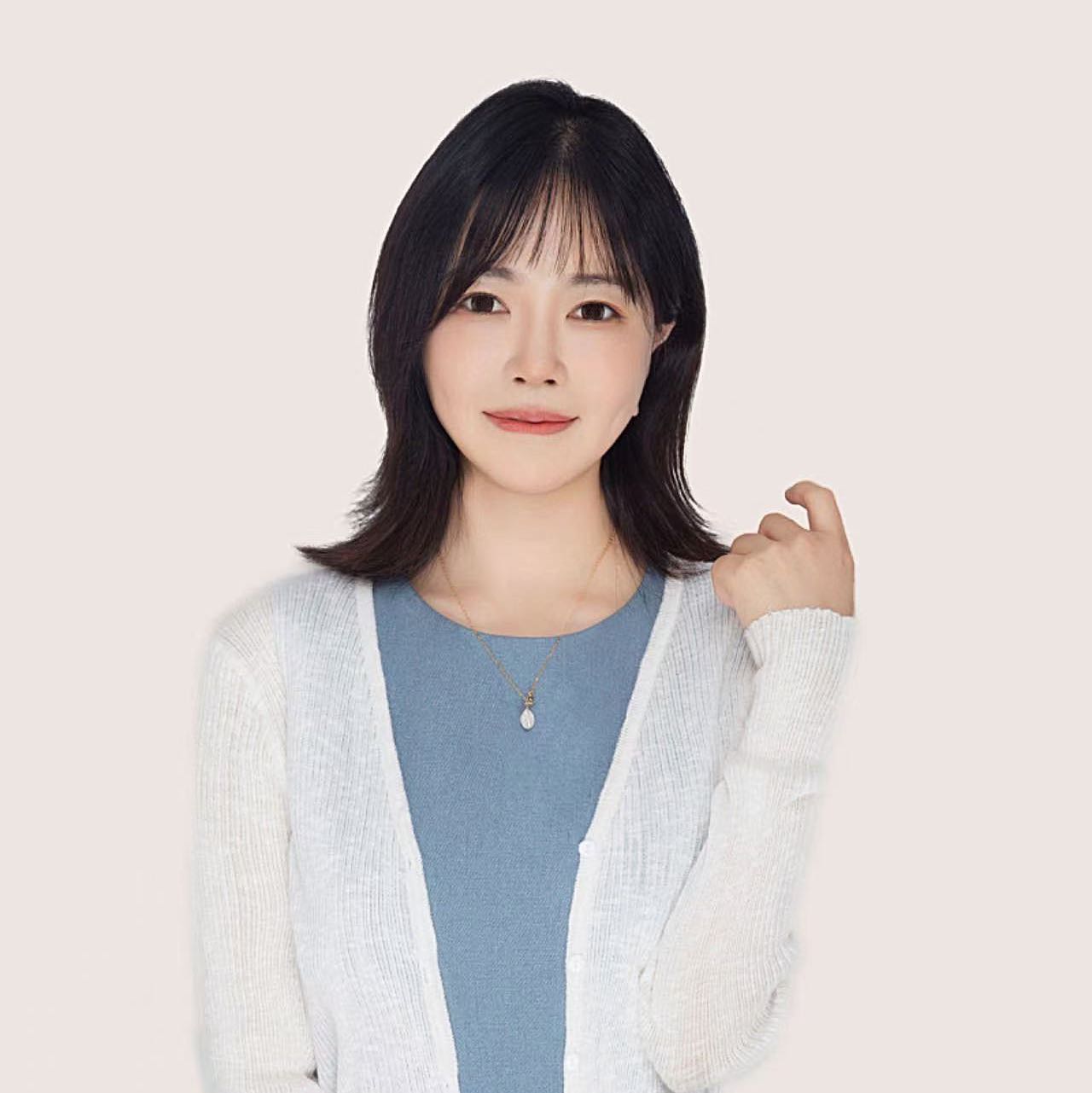 心理咨询师李卓雅